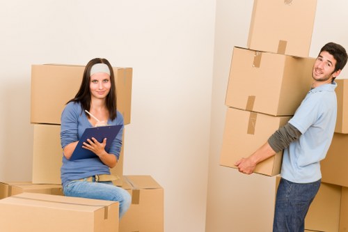 Low-carbon van loading cardboard and separated recyclable materials